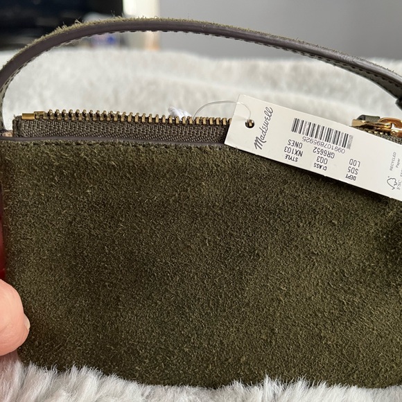 Madewell the Clip Strap Pouch in Suede - Picture 2 of 4